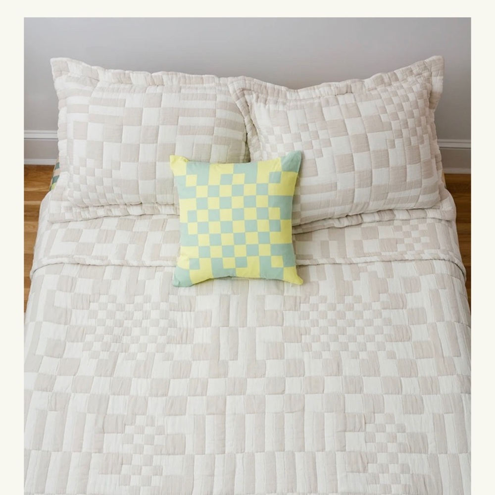 Dusen dusen quilted coverlet beige sham set